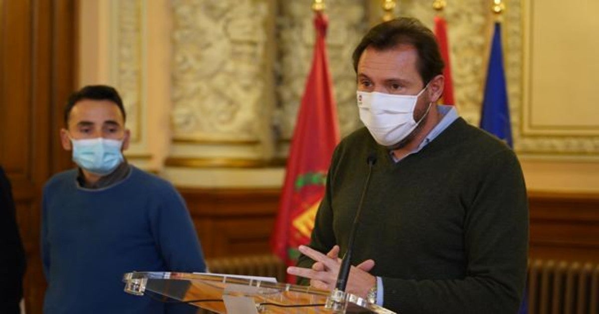 El alcalde de Valladolid, Óscar Puente, durante su comparecencia