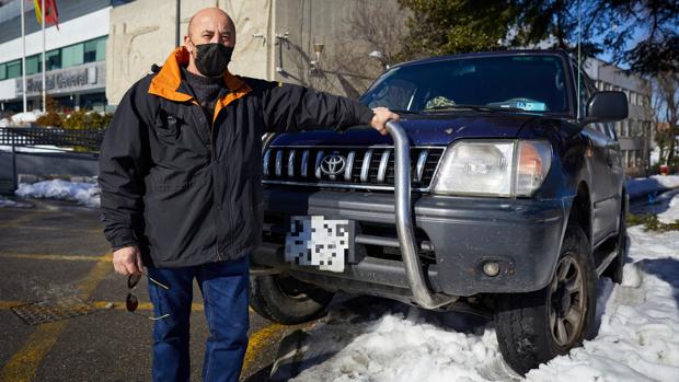 A falta de quitanieves y ambulancias, ciudadanos en 4x4: «Sube, te llevo»