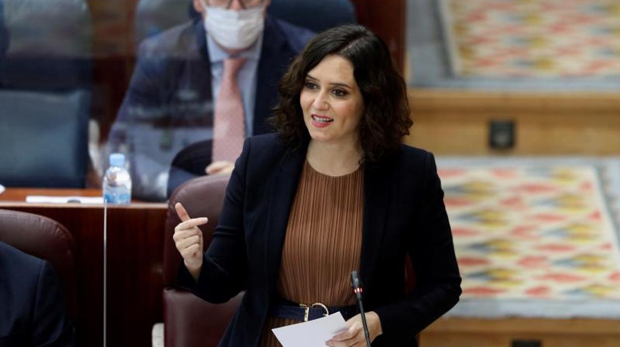 La presidenta regional, Isabel Díaz Ayuso, en la Asamblea madrileña