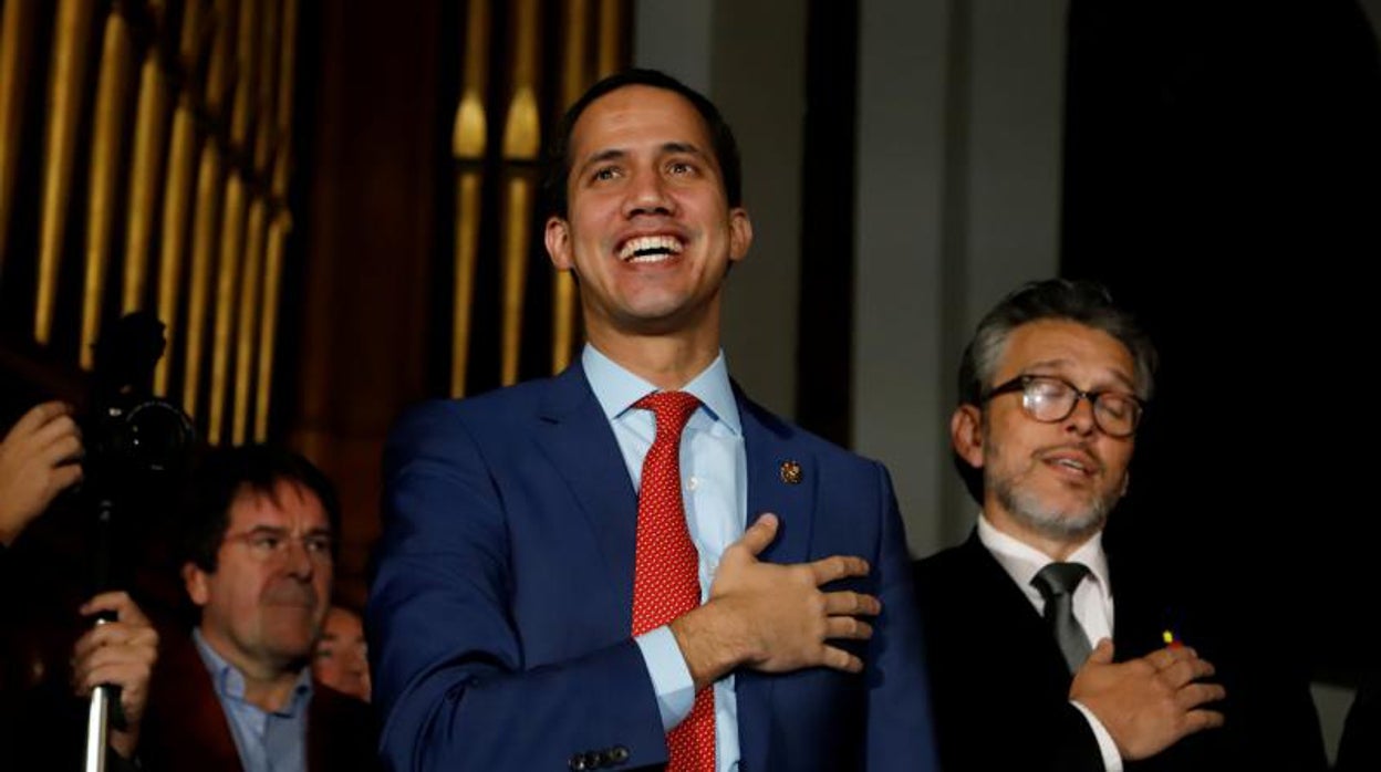 El PSOE se alinea con Podemos para evitar que la Eurocámara respalde a Guaidó