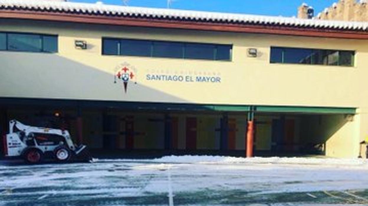 El colegio Santiago el Mayor de Toledo recupera la normalidad gracias al personal militar del batallón de infantería de Córdoba y a la empresa AM Alonso