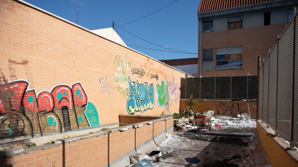 Patio del narcobloque de la calle José Garrido donde encontraron a Ricart