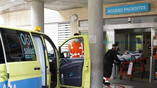 Los hospitales aragoneses sufren otra avalancha de ingresos por el Covid