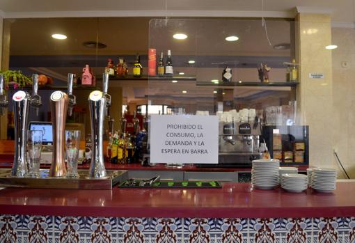 La hostelería echa el cierre en Valencia: «No es solo cuestión de salvar el bar, sino a nosotros mismos»