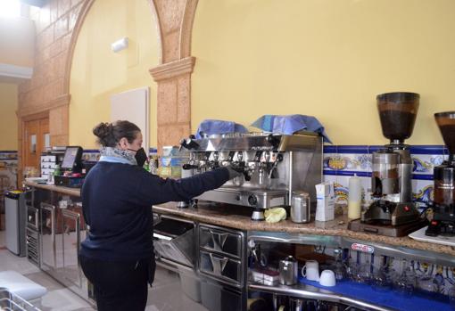 La hostelería echa el cierre en Valencia: «No es solo cuestión de salvar el bar, sino a nosotros mismos»