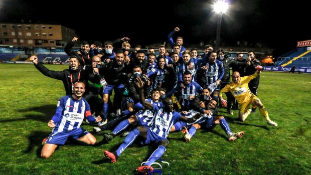 La victoria del Alcoyano ante el Real Madrid inyecta moral en una de las ciudades más golpeadas por el coronavirus