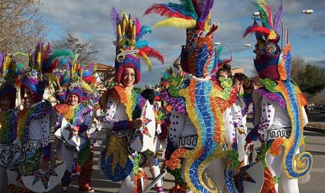 En la imagen de archivo, una comparsa celebrando el Carnaval