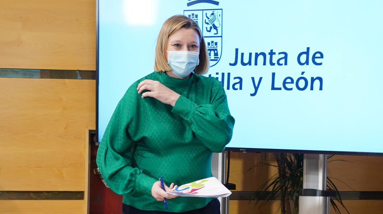 La consejera de Familia, Isabel Blanco, durante la rueda de prensa ofrecida ayer