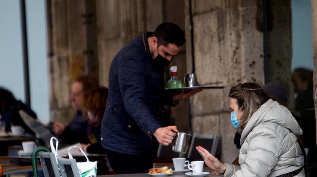 Ambiente en una terraza de Vigo