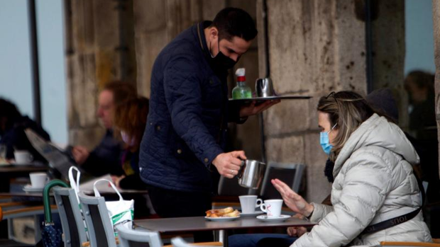 Coronavirus Galicia: los contagios suben un escalón más y superan ya los 1.800 detectados en un día