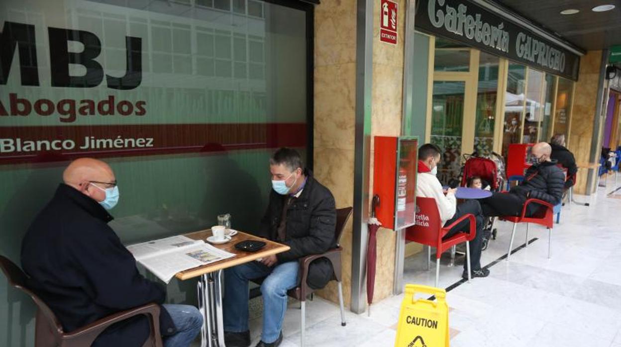 Terraza de un negocio de restauración en Santiago