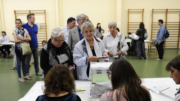 El falso debate de la abstención como excusa para aplazar el 14-F