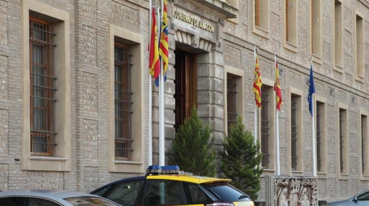 Sede central del Gobierno de Aragón, que es el mayor empleador público de la región. En junio de 2020 su plantilla de conjunto ya sumaba 57.000 trabajadores