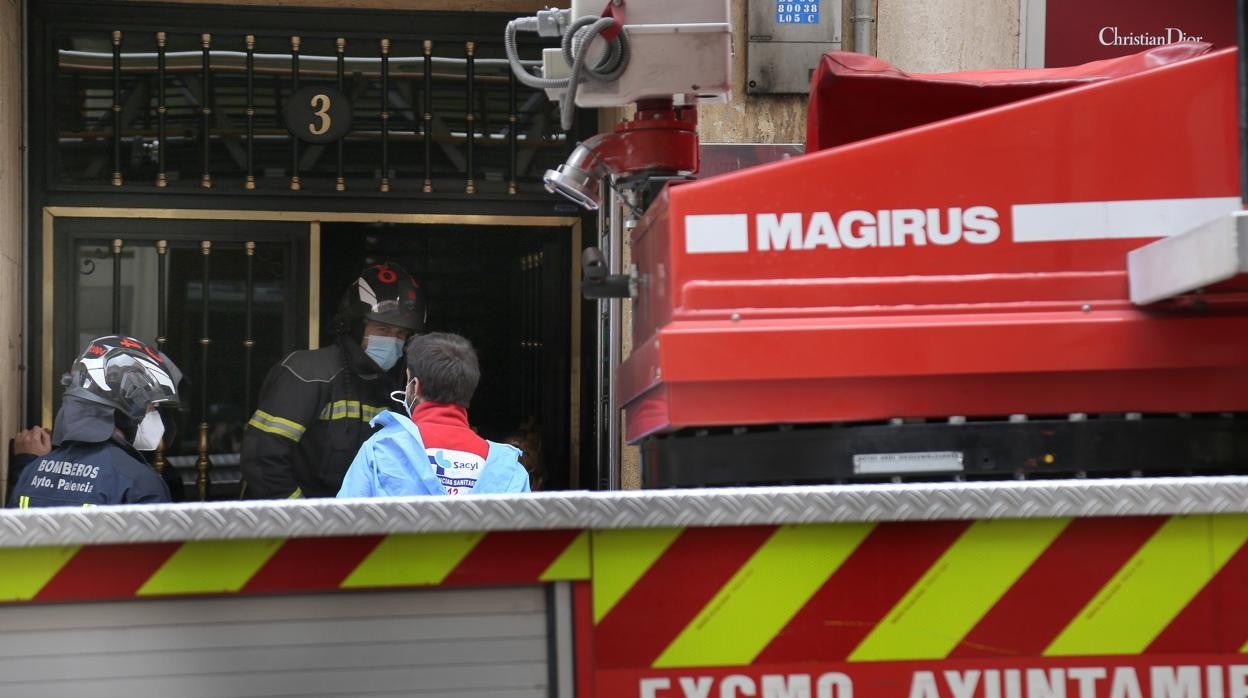 Los bomberos localizan a una octogenaria fallecida en su domicilio de Palencia