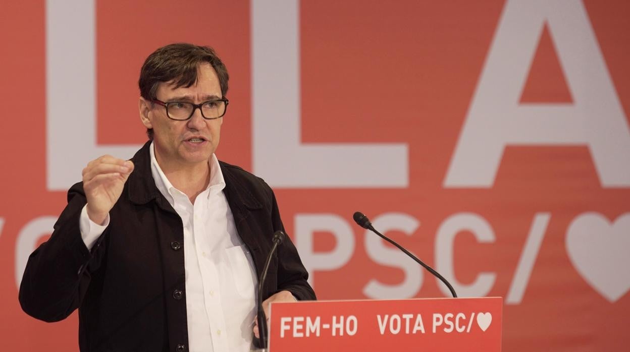 El candidato a las elecciones regionales de Cataluña, Salvador Illa, durante un acto electoral este sábado