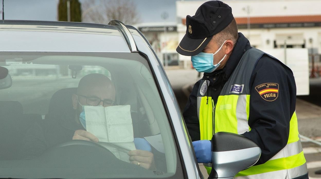 Regresan los controles a Fuentes de Oñoro por el cierre fronterizo acordado entre España y Portugal