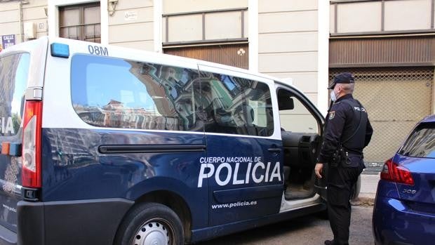 La Policía Nacional detecta intentos de estafa con las vacunas del coronavirus en residencias de Valencia