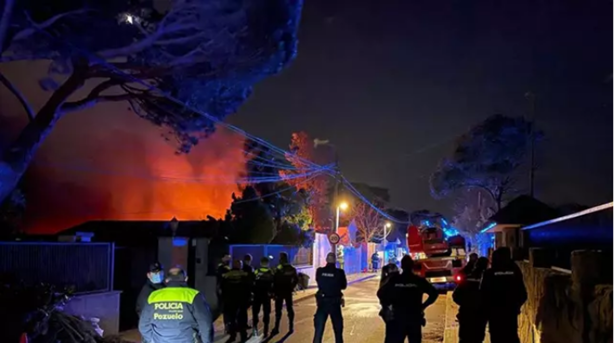 Al menos un muerto en un incendio con de riesgo de explosión que afecta a una vivienda en Pozuelo