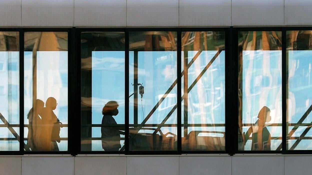 Imagen tomada desde el exterior del Hospital Clínico de Valencia