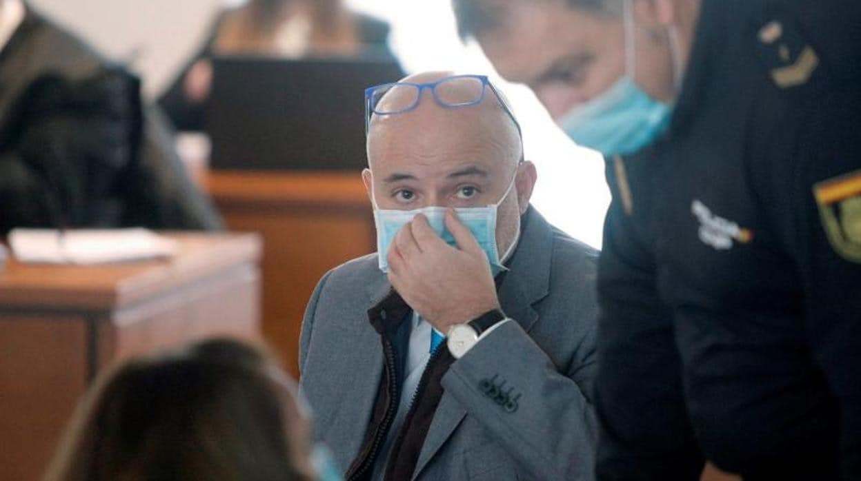 El falso médico «Coté», durante el juicio de la Audiencia Provincial