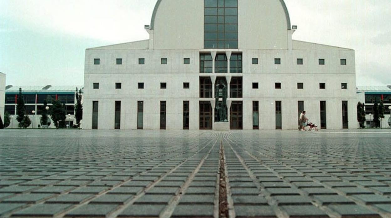 Imagen del exterior de los edificios de la Universidad Pública de Navarra.