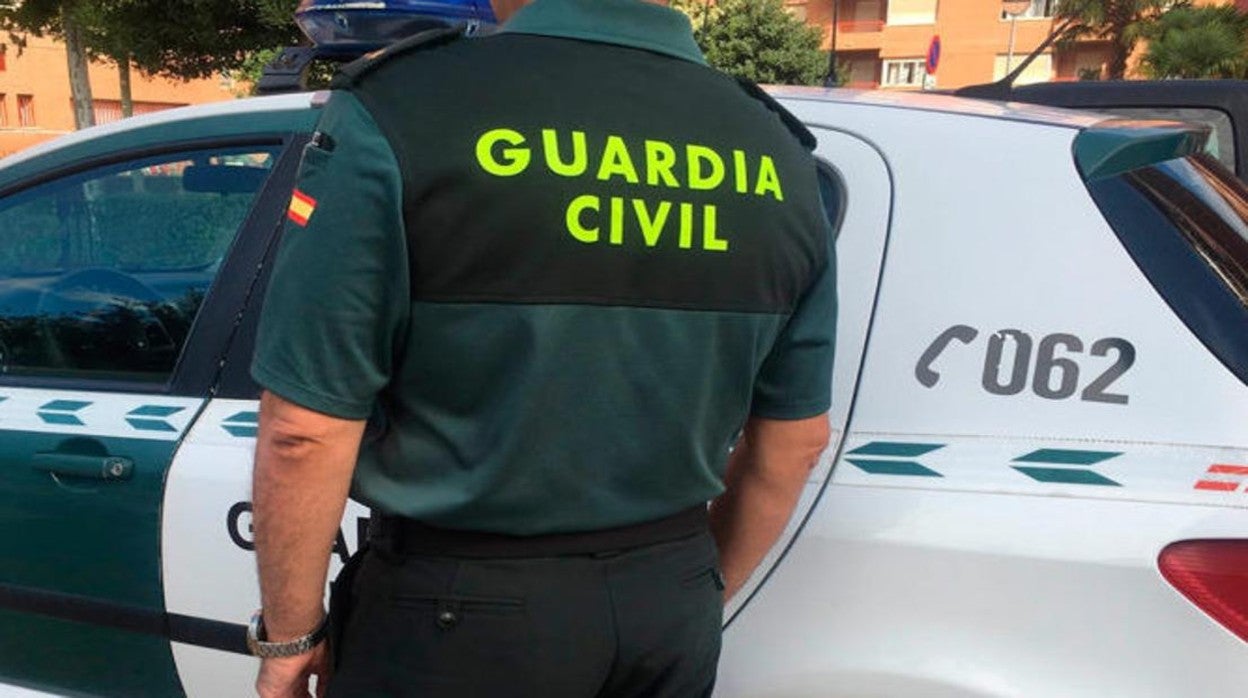 La Guardia Civil ha detenido a los presuntos autores por agresión sexual y pornografía infantil