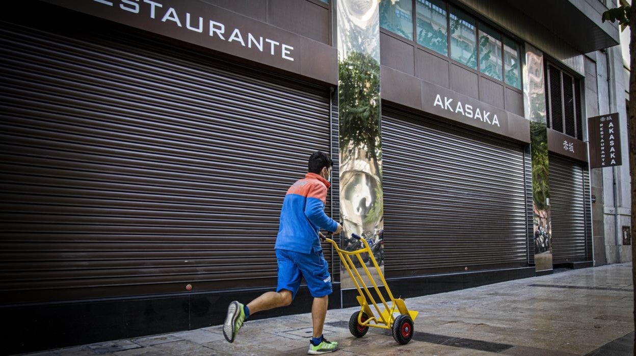 Imagen de un restaurante cerrado en Alicante