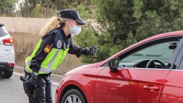 Restricciones en Valencia: los confinamientos causan retenciones en las entradas y salidas de las grandes ciudades