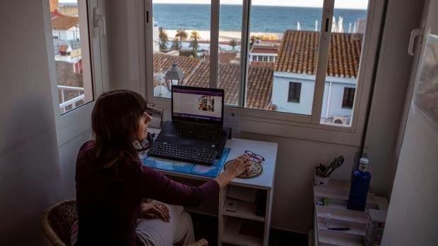 Restricciones en Valencia: la Generalitat pide a las empresas que implanten el teletrabajo