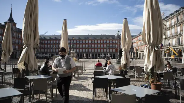 A qué hora cierran los bares en Madrid a partir de hoy