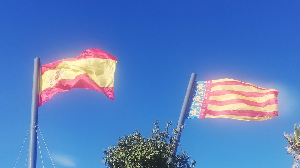 Maruxa Duart: La cosa pública, el poder megalómano periférico y su pretensión de exterminar el idioma español