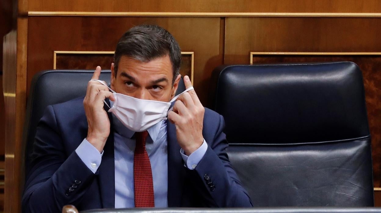 El presidente del Gobierno, Pedro Sánchez, en su escaño del Congreso en una imagen de archivo