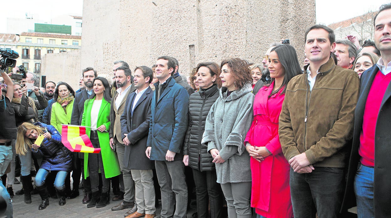 La foto de Colón cumple dos años con el centro-derecha más dividido