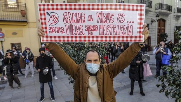 Restricciones en Valencia por el coronavirus: la hostelería se debate entre la insumisión, las protestas y la vía judicial