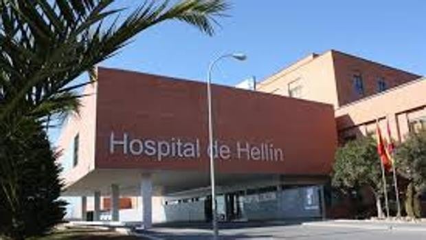 Herido por arma blanca un hombre cuando le iban a robar de madrugada en Hellín