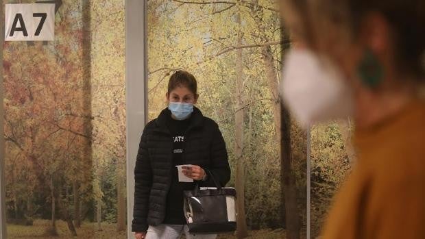 Coronavirus: Galicia recorta 7.000 casos en dos semanas y logra un fuerte alivio hospitalario