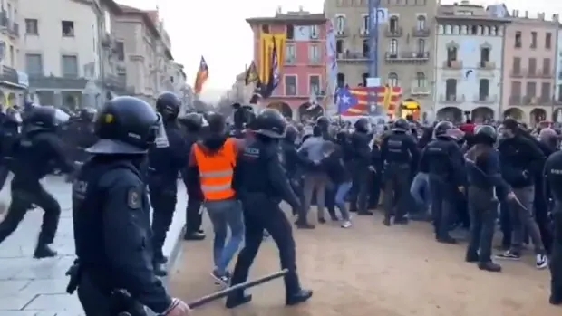 Vox se querella contra el consejero de Interior catalán por permitir los ataques contra sus dirigentes