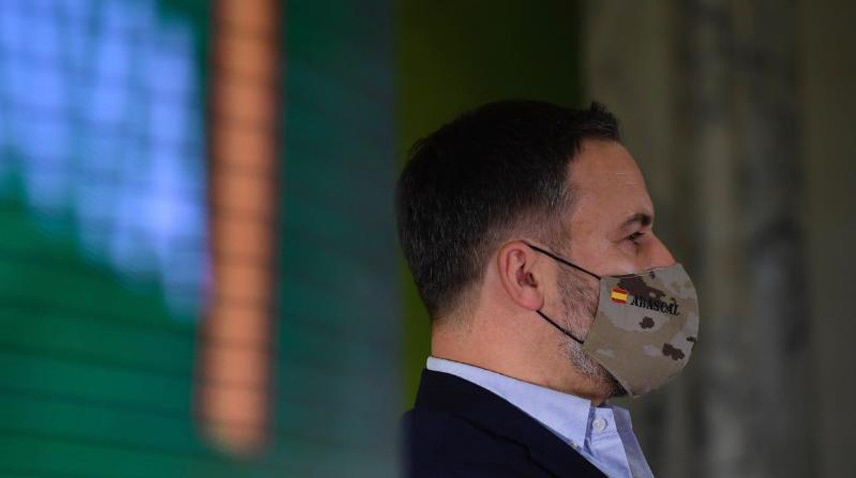 El presidente de Vox, Santiago Abascal, ayer en Barcelona en la rueda de prensa para hacer balance de los resultados electorales