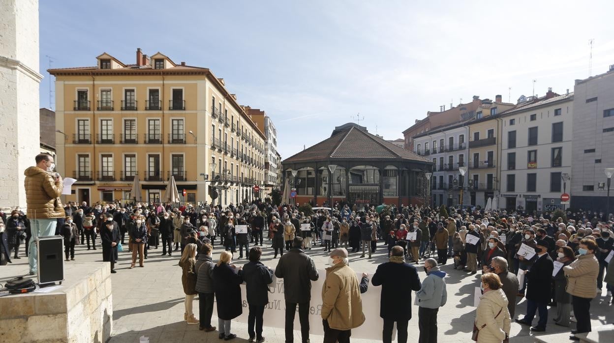 Protesta convocada por Abogados Cristianos contra el límite de 25 personas en los templos como medida preventiva del Covid-19