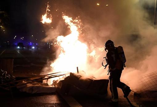 Segunda noche de disturbios en Barcelona, con epicentro en la plaza de Urquinaona