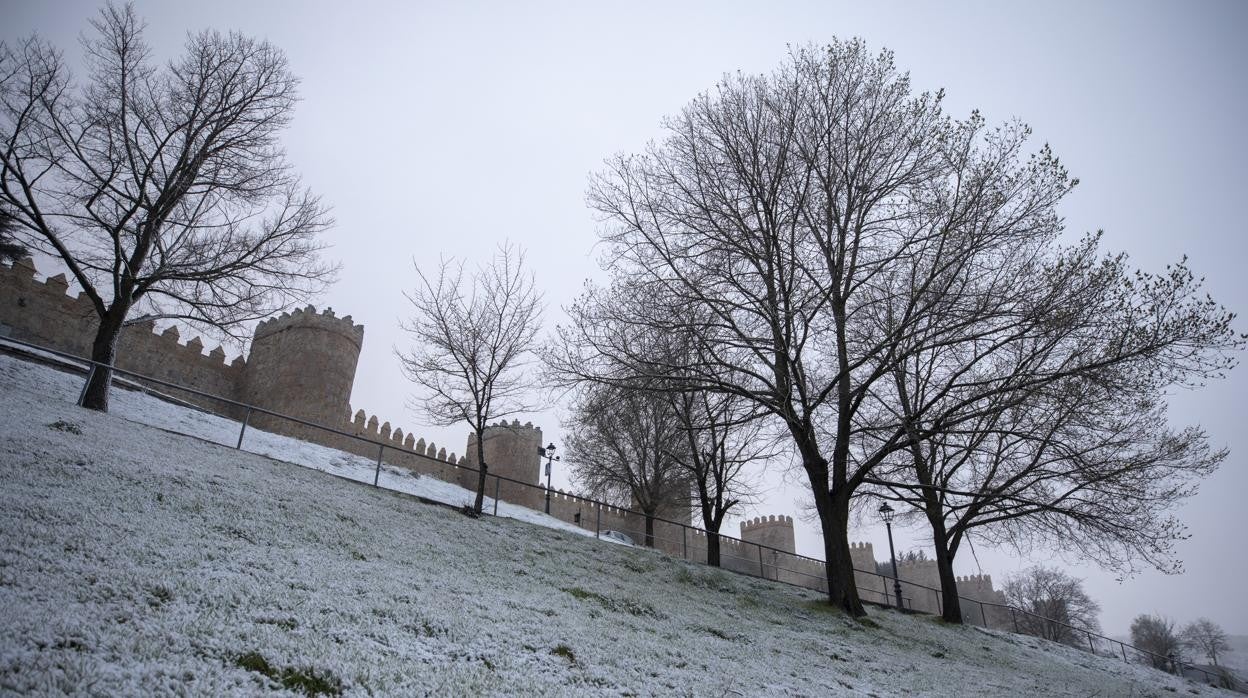 Nieve y hielo en Ávila en una imagen de archivo