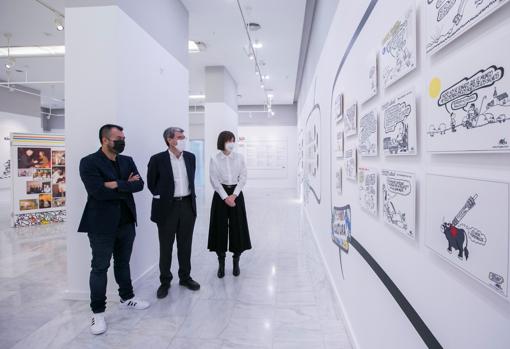 Visita institucional a la muestra del humorista gráfico