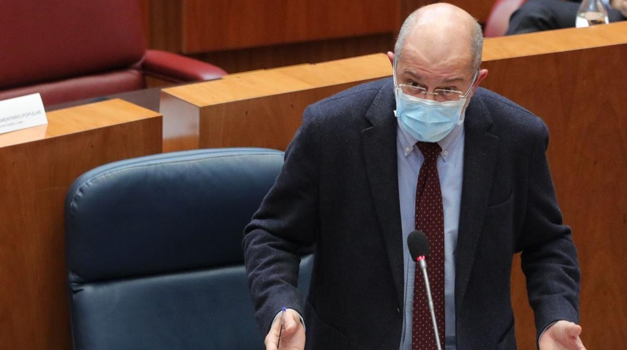 Francisco Igea, durante una de sus intervenciones este pasado martes en el pleno de las Cortes