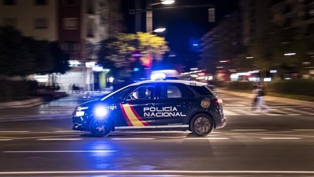 Disuelven una fiesta ilegal en una residencia de Valencia con 30 jóvenes bebiendo y sin mascarillas