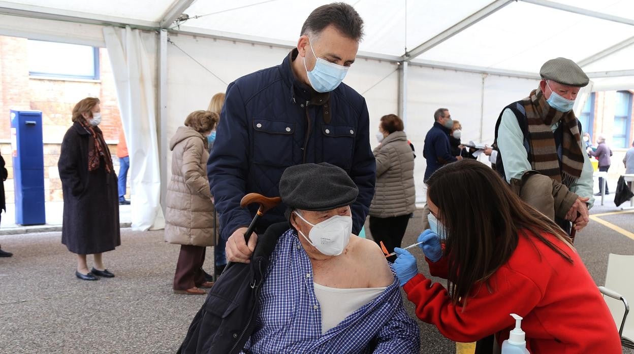 Vacunación masiva contra el Covid-19 en Palencia para mayores de 90 años