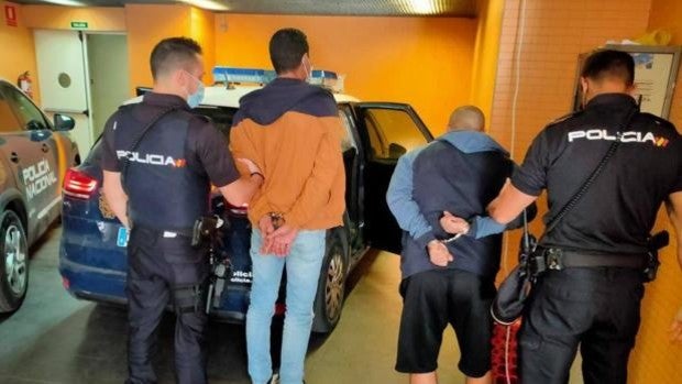 Detenidos «infraganti» cuando intentaban acceder al interior de una vivienda en Palomarejos