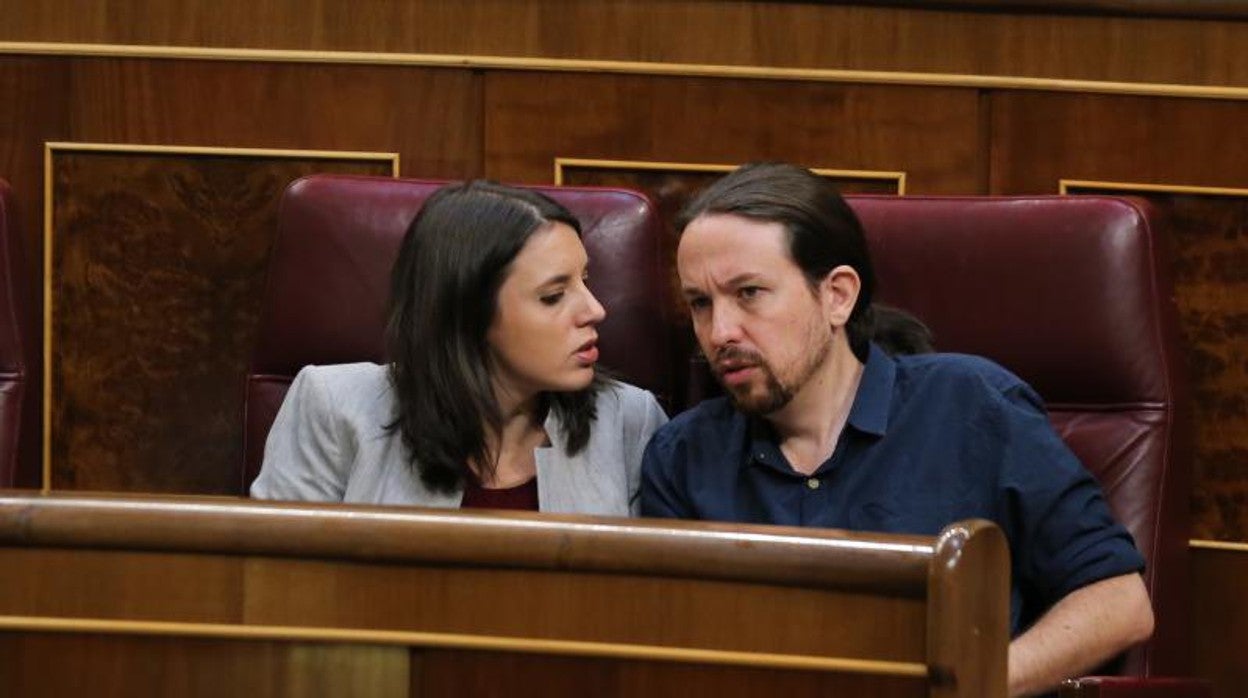 Irene Montero y Pablo Iglesias, en el Congreso