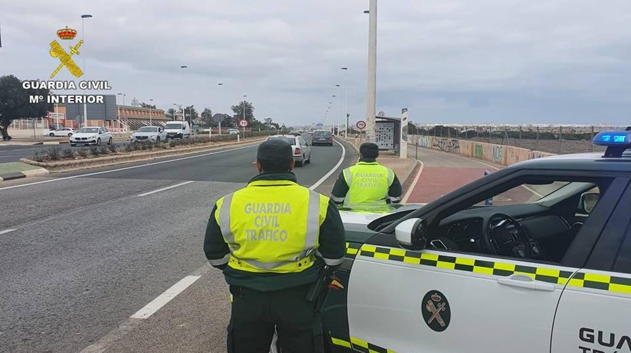 Imagen de agentes de la Guardia Civil de Tráfico