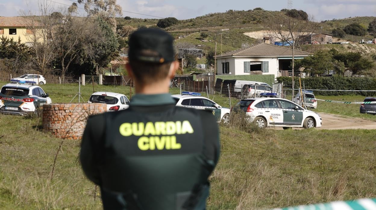 La Guardia Civil ha acordonado el lugar del suceso en una zona rural de El Molar