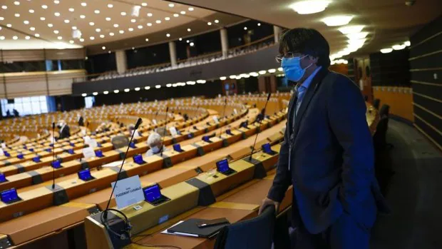 El Parlamento Europeo retira la inmunidad a Carles Puigdemont